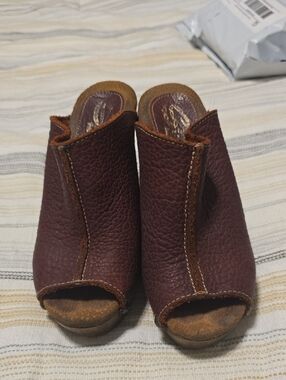 Volatile Brown Leather Open-Toe Mule Clogs